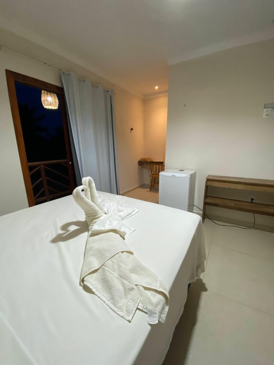 Bed, Bedroom, minibar, towels