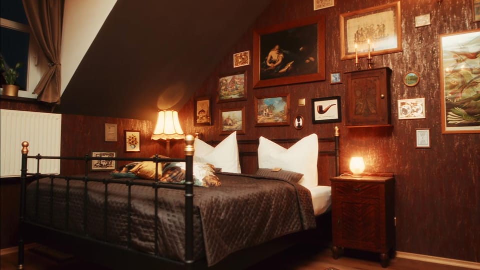 Bed, Photo of the whole room