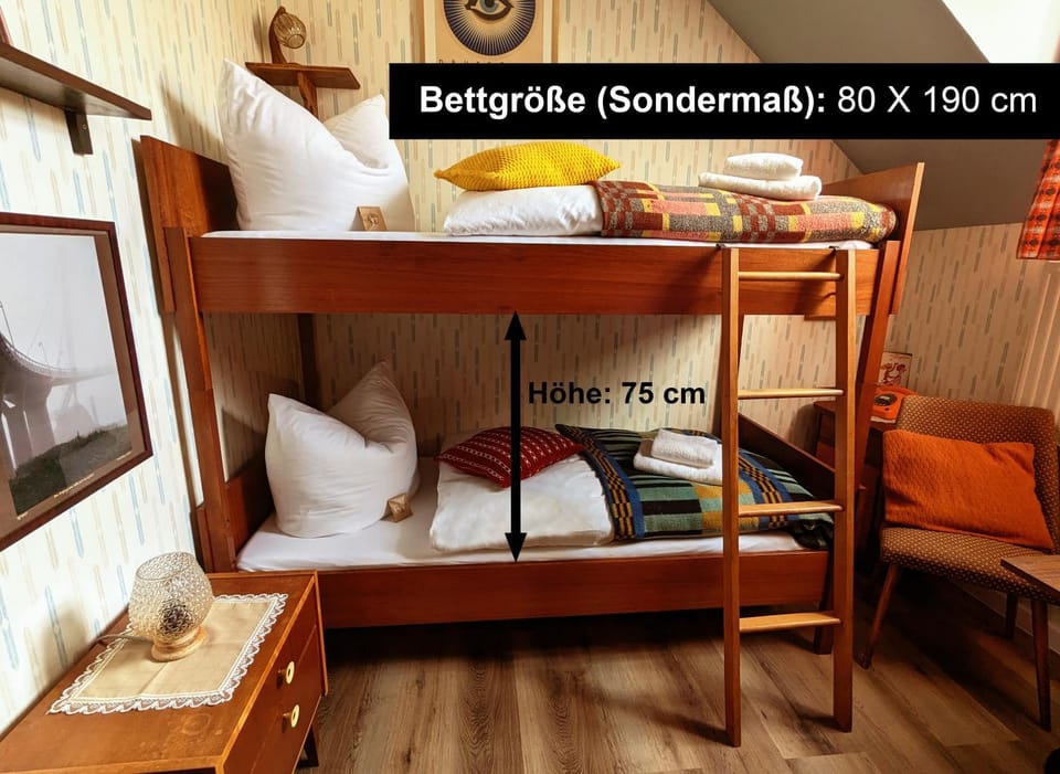 Bed, Photo of the whole room, Bedroom, bunk bed