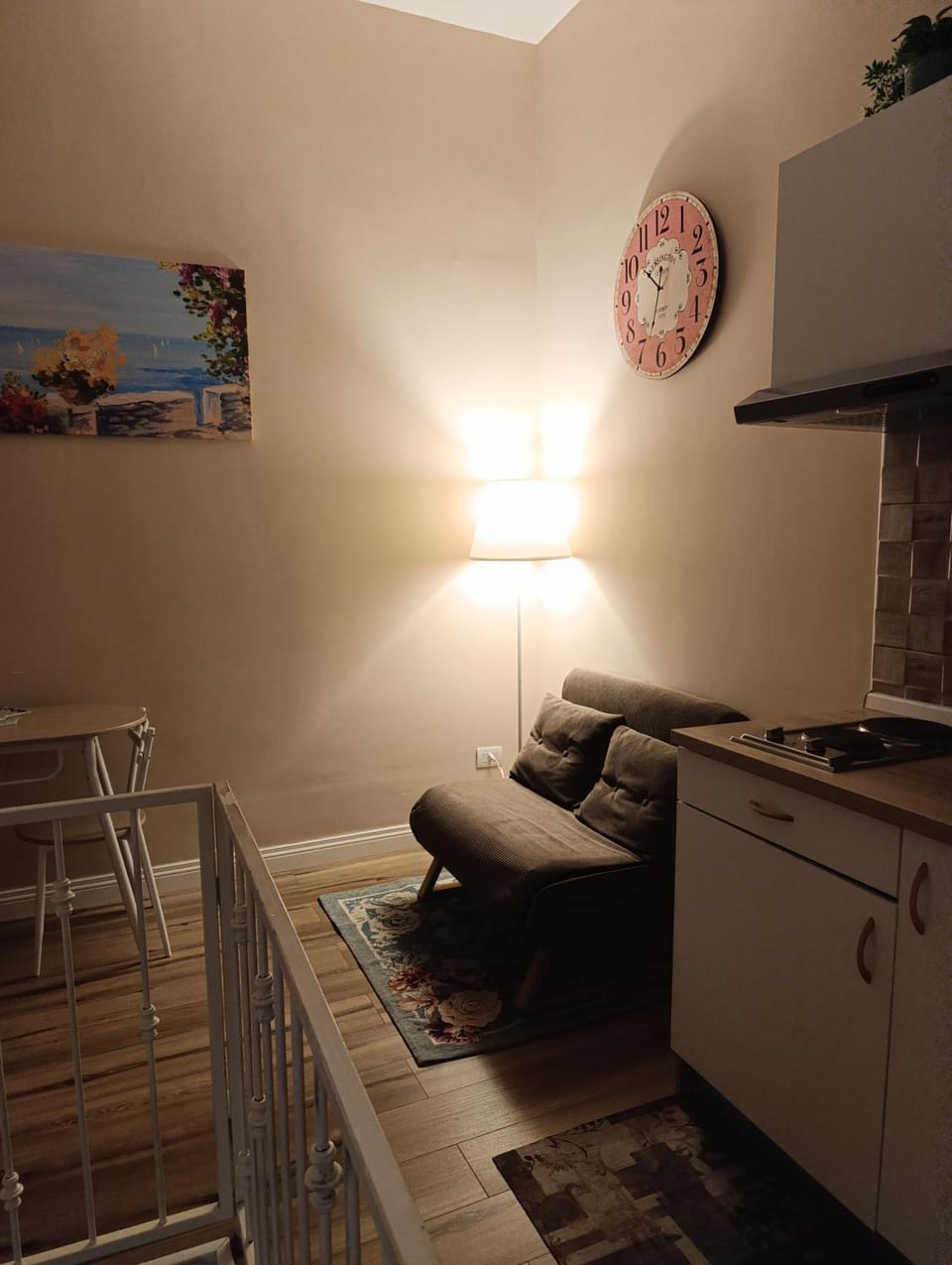 Photo of the whole room, Dining area