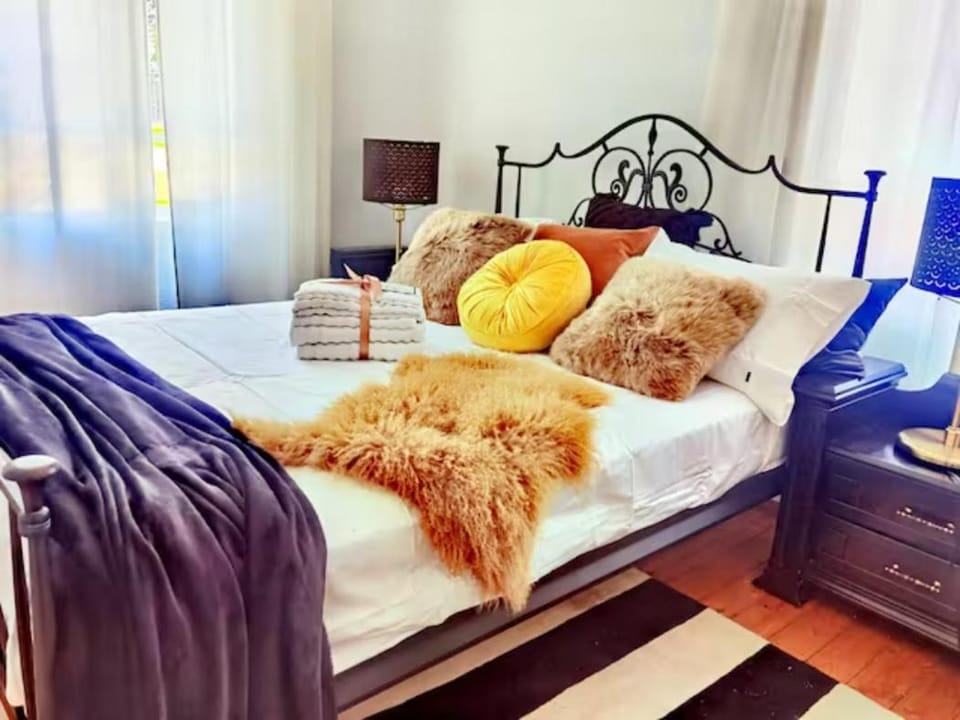 Cozy 5 br home in a central location to everywhere Villa in City of Monash