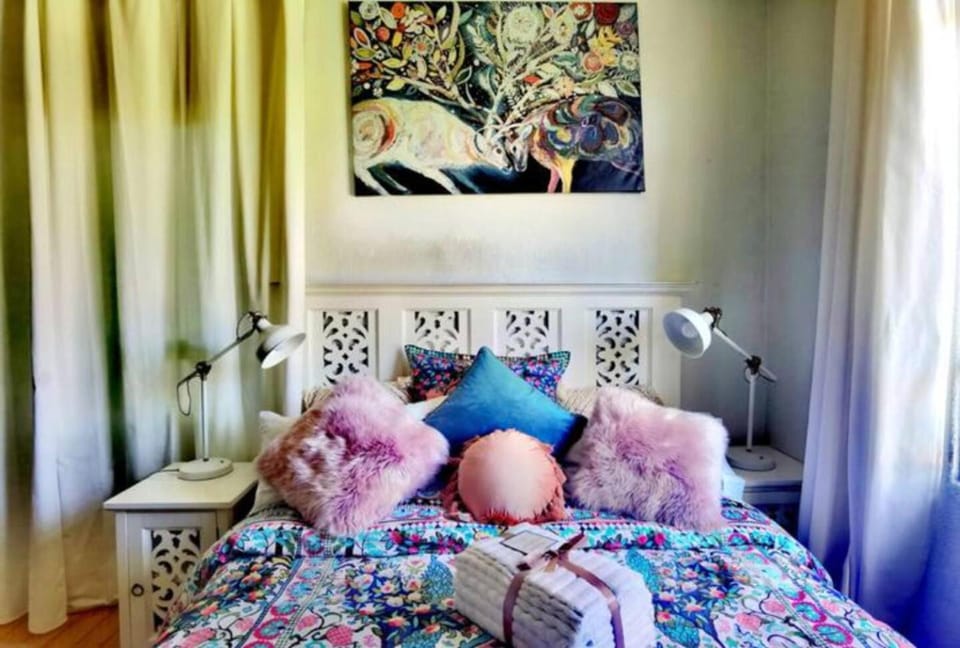 Cozy 5 br home in a central location to everywhere Villa in City of Monash