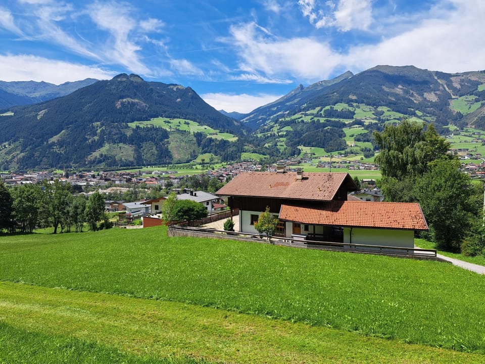 Summer, Balcony/Terrace, Mountain view