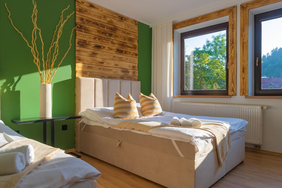Bed, Natural landscape, Photo of the whole room, Bedroom, Mountain view, towels