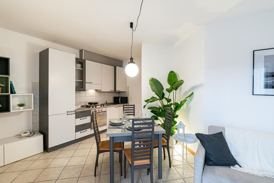 Dining area, kitchen