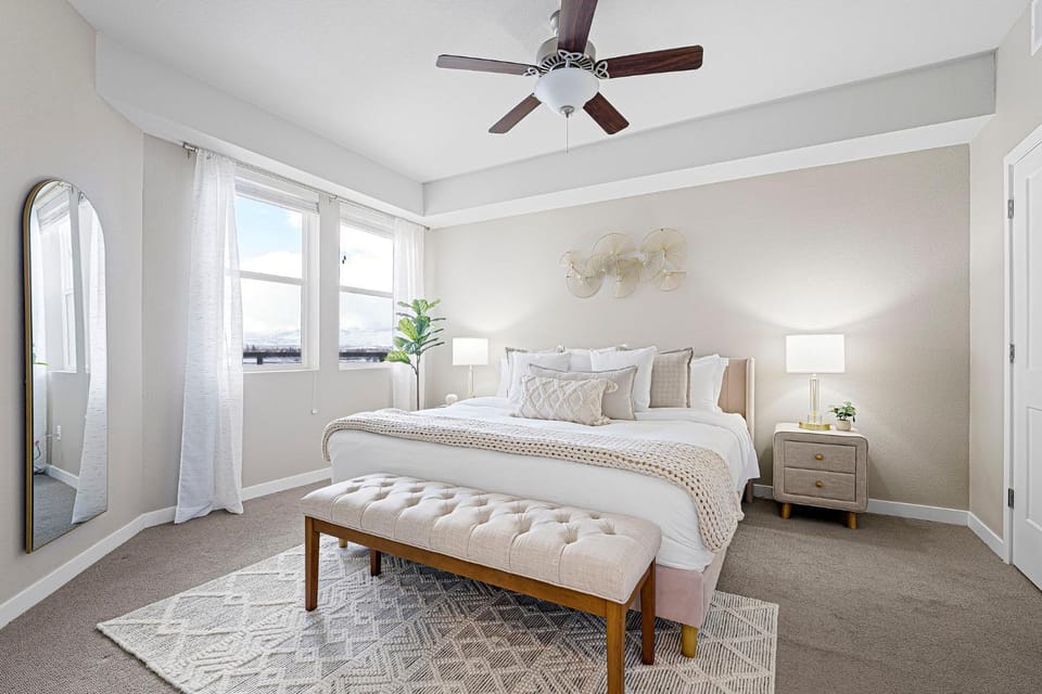 Bed, Photo of the whole room, Bedroom, fireplace