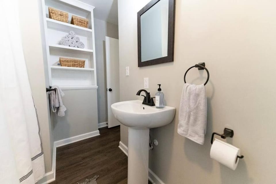 Edenton 3 BR/ 2 Bath king, Fire Pit House in Edenton