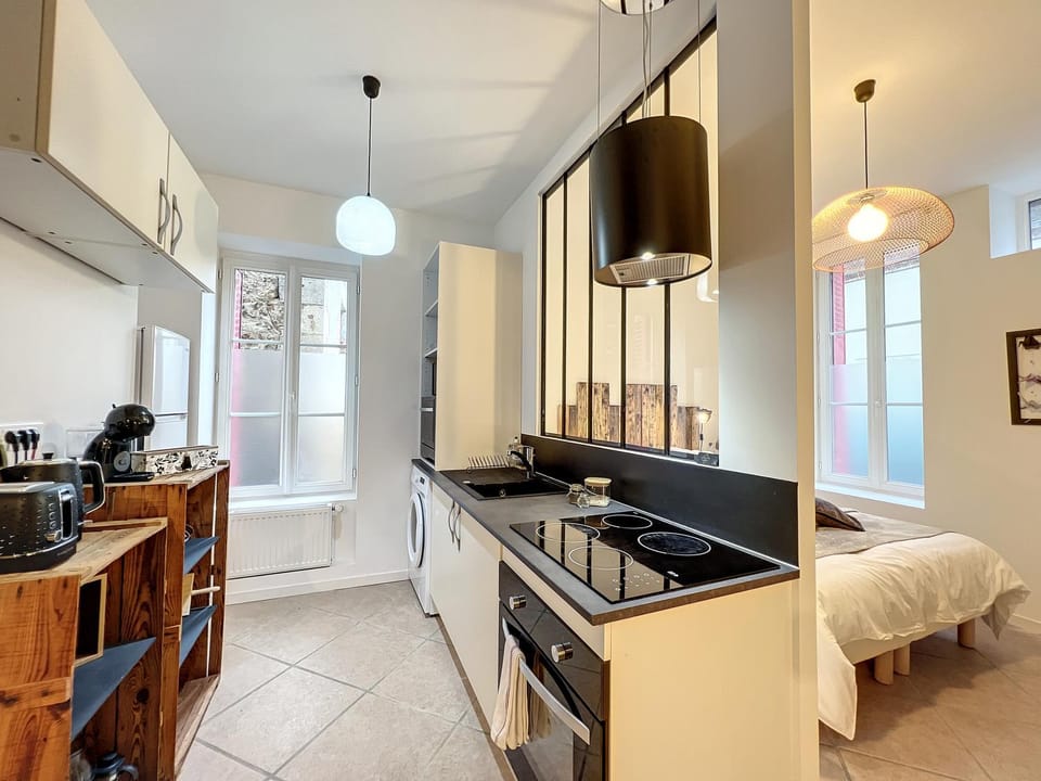 Coffee/tea facilities, dishwasher, minibar, pet friendly, stove, toaster, washing machine, dryer, kitchen