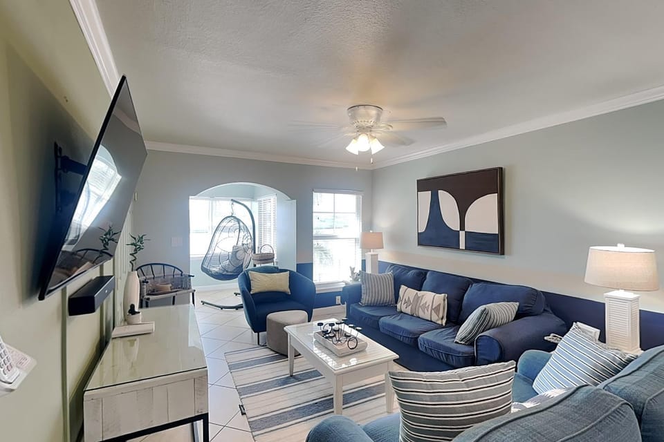 TV and multimedia, Living room, Seating area, furniture