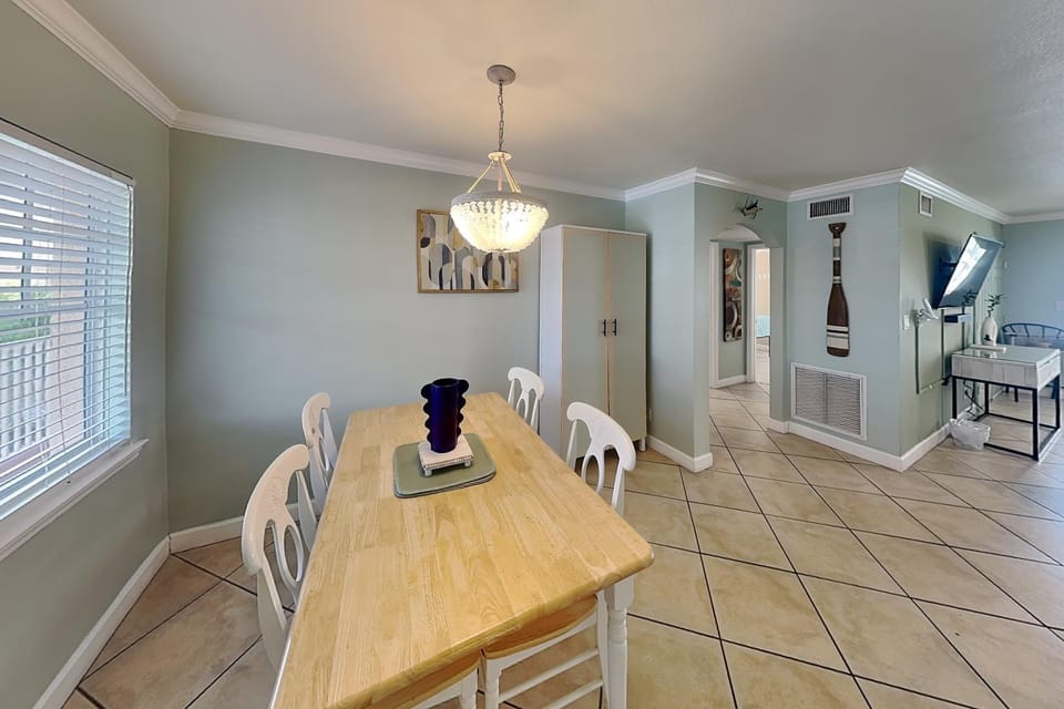 Dining area, furniture, air conditioner