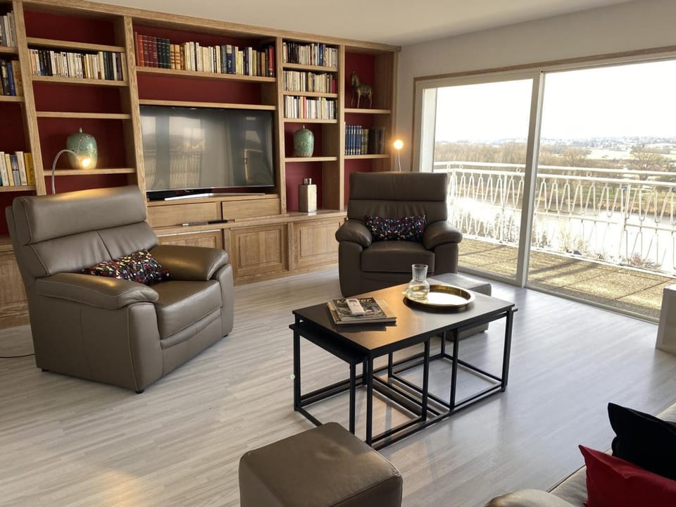 Appartement panoramique au centre de Moulins avec terrasse, 2 chambres, et équipements modernes - FR-1-489-412 Apartment in Moulins
