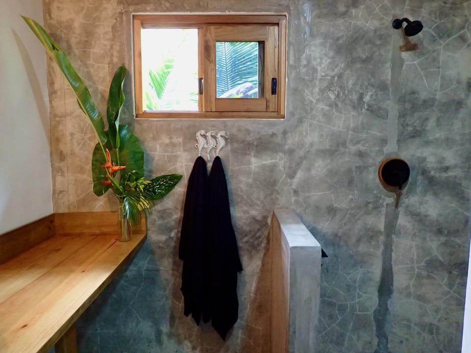 Shower, Bathroom, towels