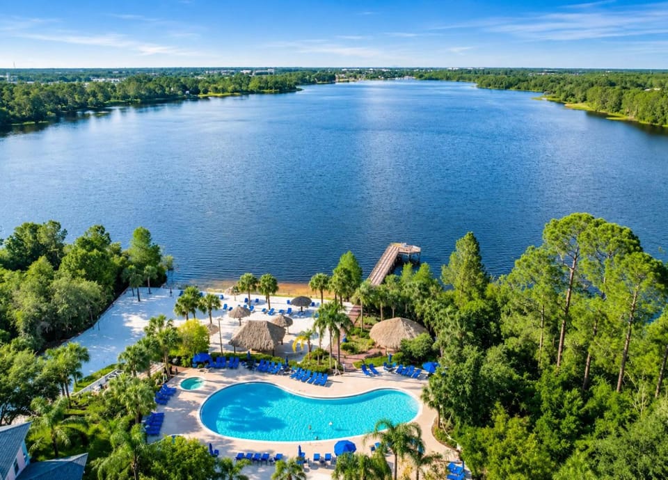 Bahama Bay Penthouse Pools & Beach Villa in Four Corners