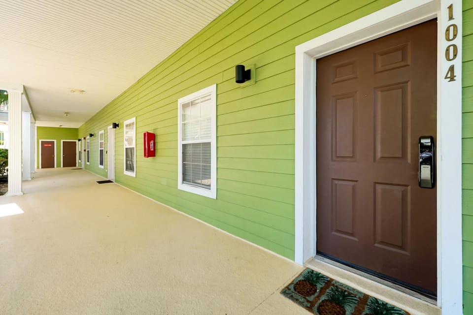 Tropical Lakeview Oasis at Bahama Bay Villa in Four Corners