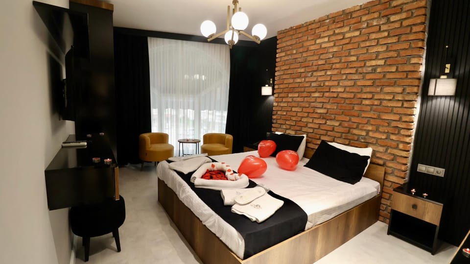Bed, TV and multimedia, Photo of the whole room, Seating area