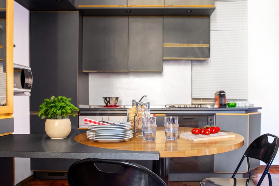 Kitchen or kitchenette, Dining area, stove