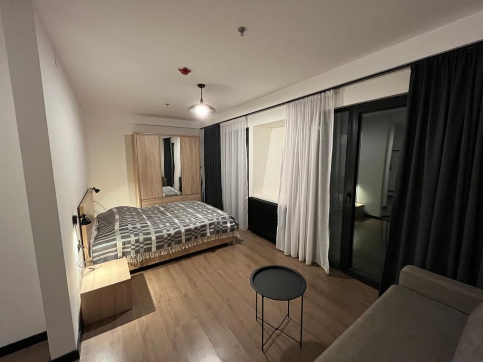 Bed, Photo of the whole room, Seating area, Bedroom