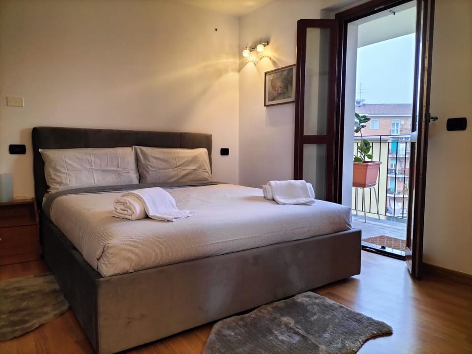 Bed, Balcony/Terrace, Photo of the whole room, Bedroom, towels