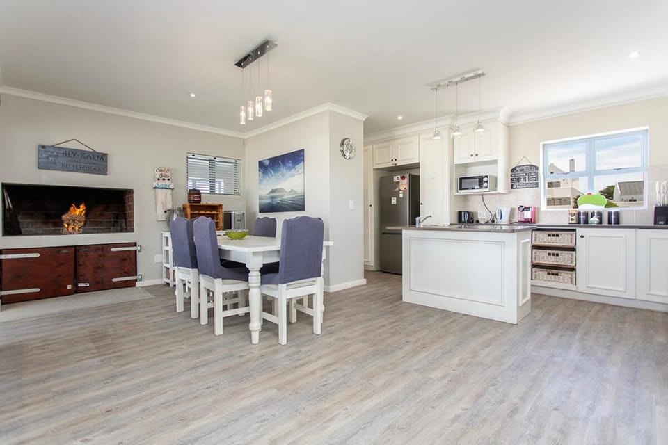 Weskus Kaya 175m to Beach and Power Backup House in Western Cape