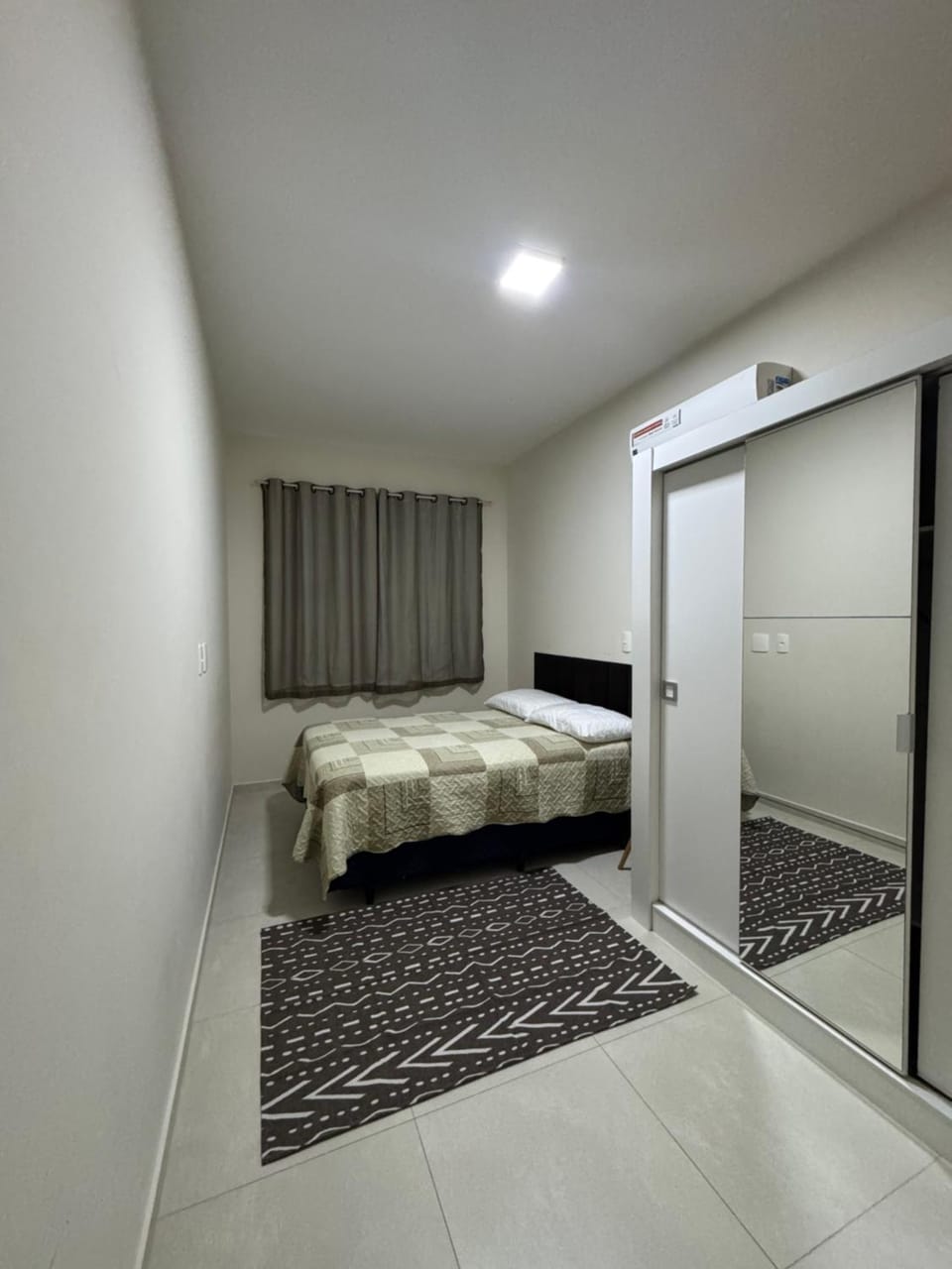 Bed, Photo of the whole room, wardrobe
