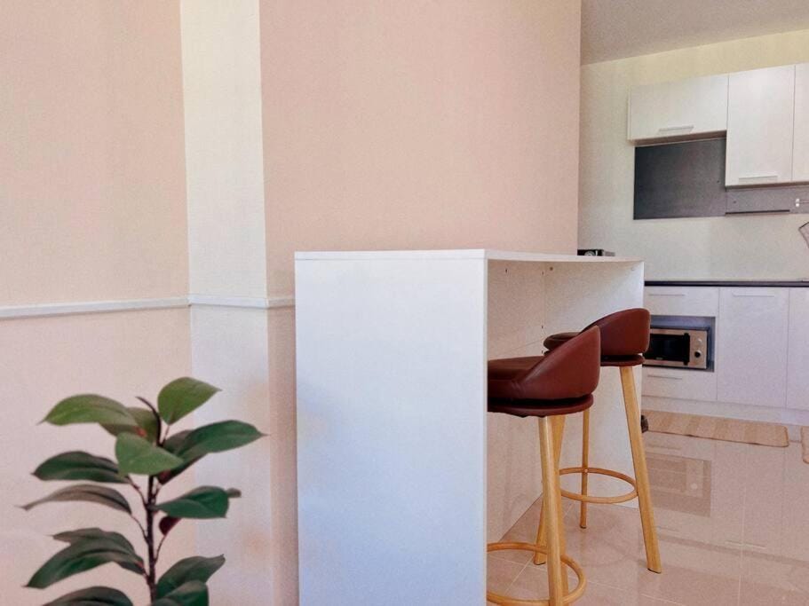 29th floor Studio, Cozy Workplace, Long stay, wide space Apartment in Bangkok