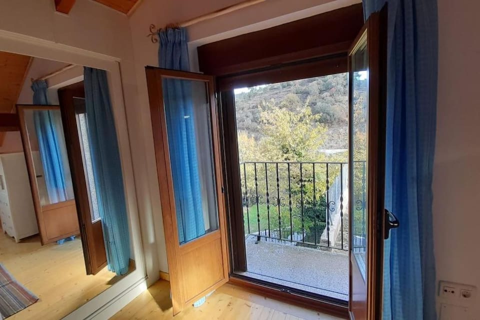 View (from property/room), Balcony/Terrace, Bedroom