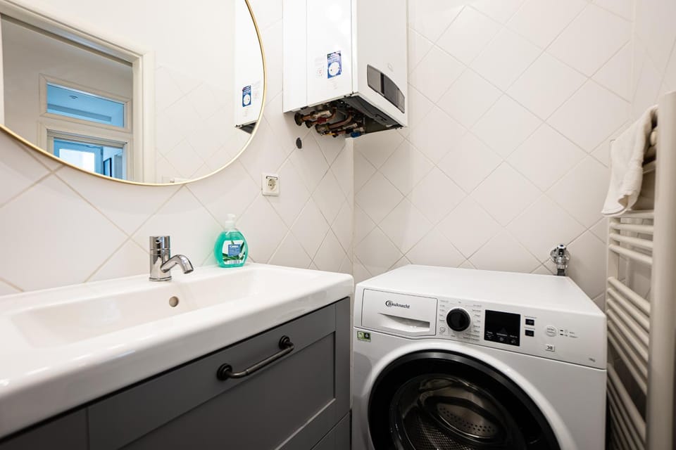 Bathroom, washing machine