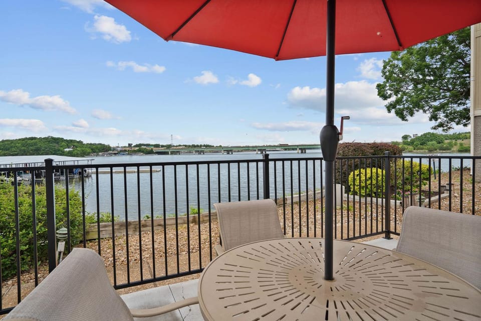 Patio, Lake view