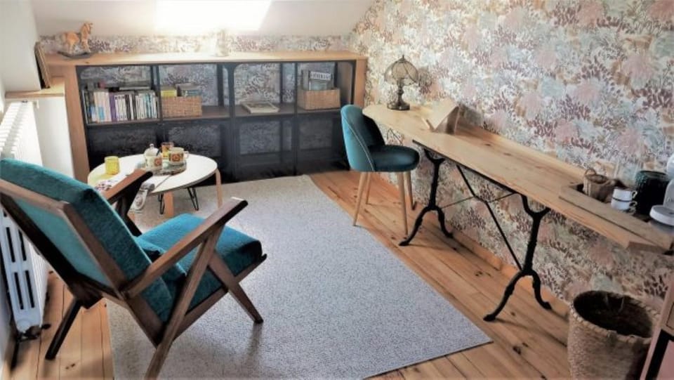 Property building, Seating area
