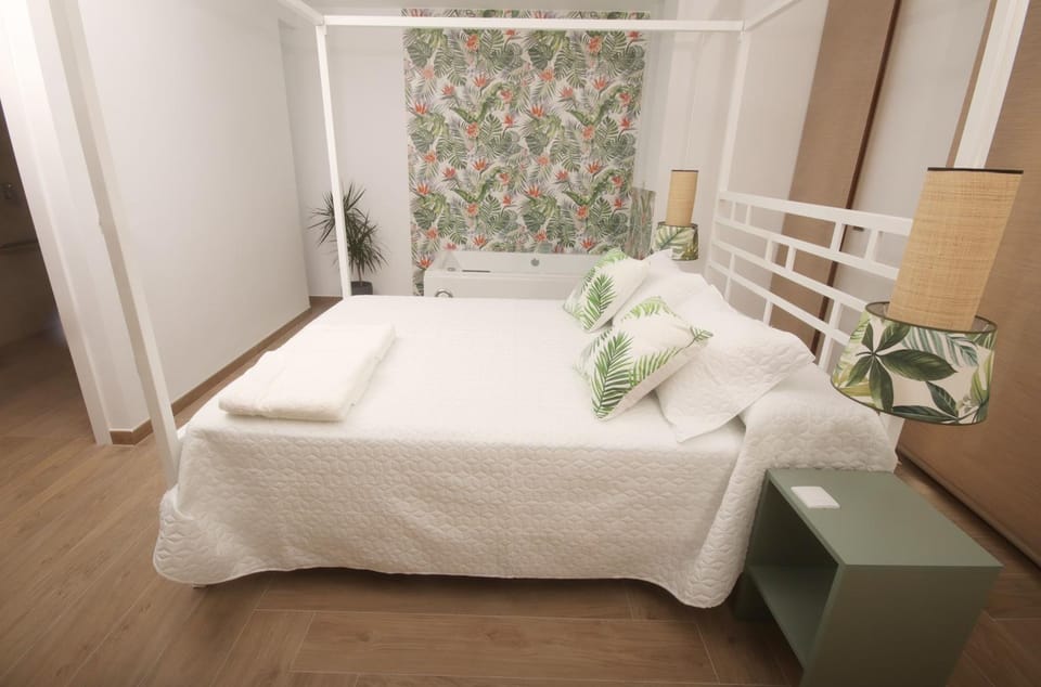 Bed, Photo of the whole room