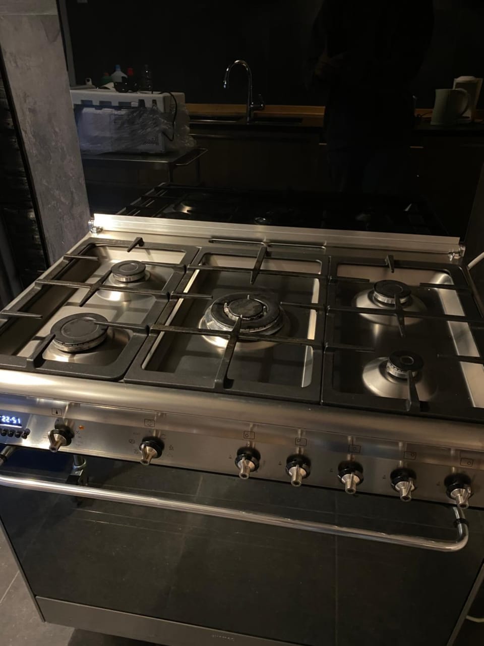 Kitchen or kitchenette, pet friendly, stove