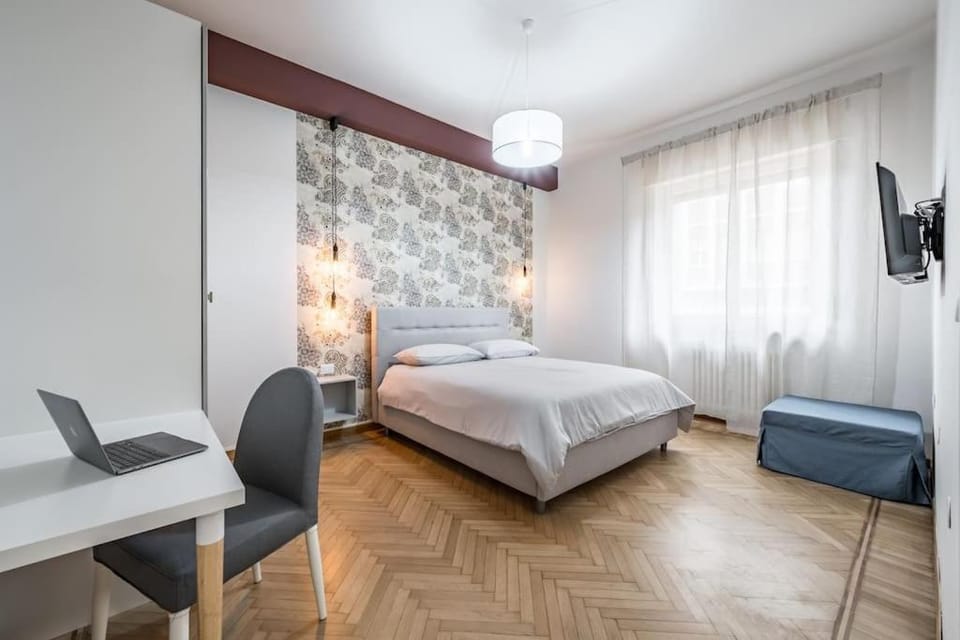 Bed, TV and multimedia, Photo of the whole room, Bedroom, hair dresser