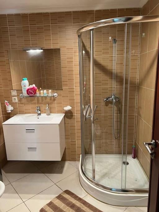 Shower, Bathroom