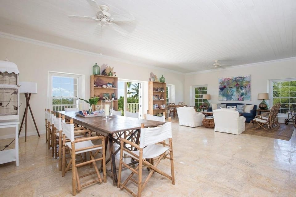 Buccaneer Hill home Apartment in Governors Harbour