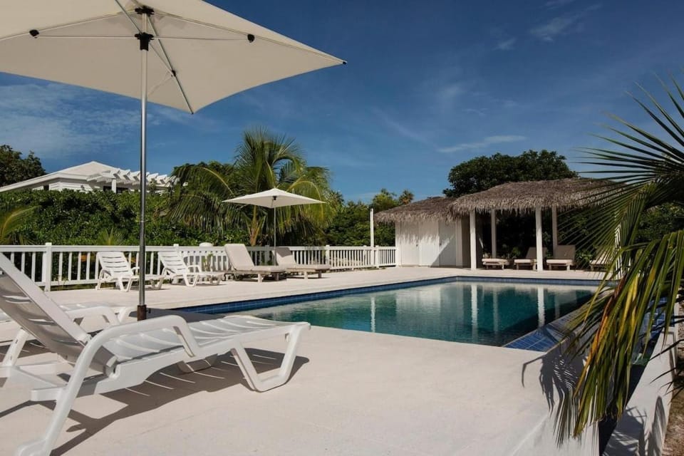 Tir Na Nog home Apartment in Bahamas