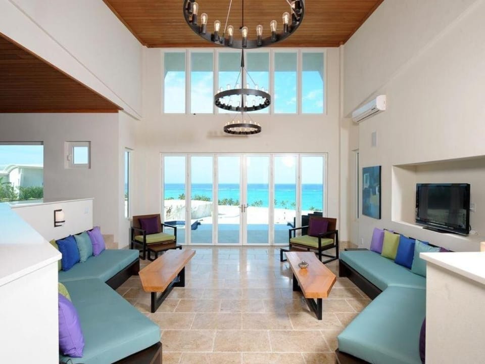 Sky Beach Club Villa Waterfall 1 villa Villa in North Eleuthera