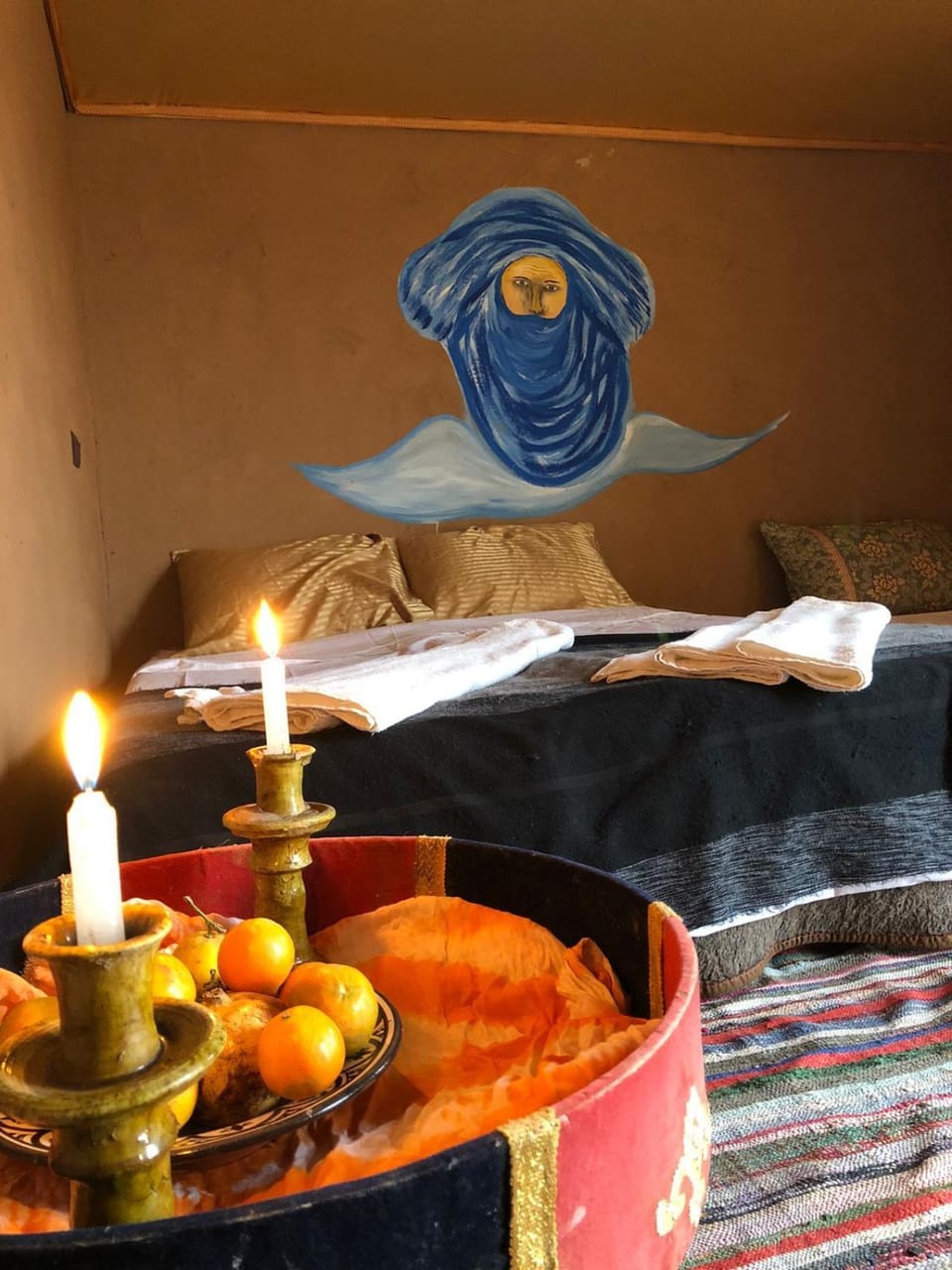 Photo of the whole room, Bedroom