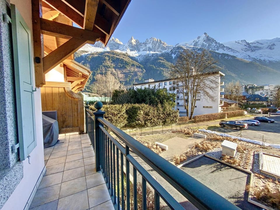 Balcony/Terrace, Mountain view