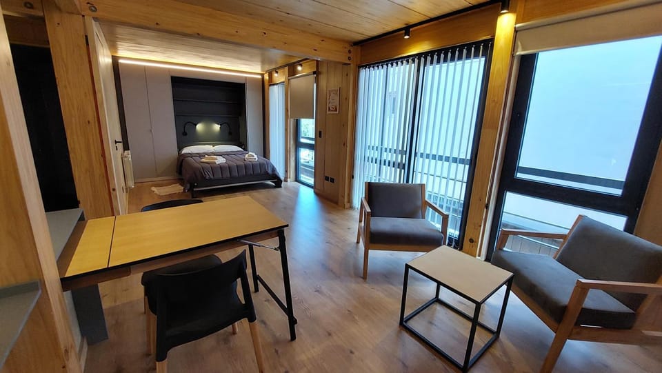 Living room, Dining area