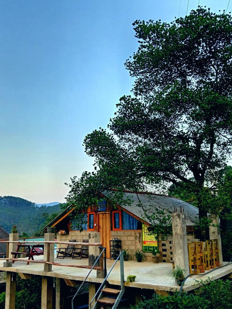 Property building, Day, Natural landscape, Mountain view