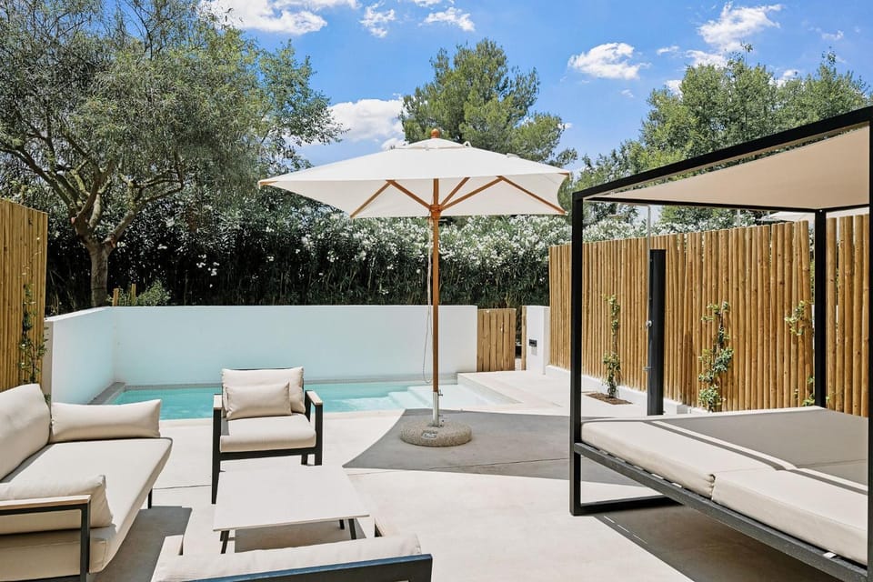 Patio, Day, Garden, Balcony/Terrace, Garden view, Pool view, Swimming pool, sunbed