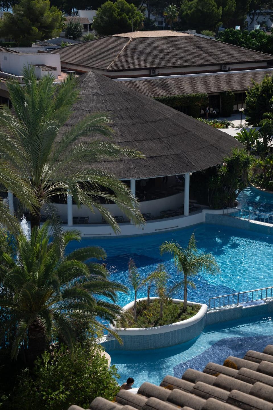 Property building, Restaurant/places to eat, Day, Pool view, Swimming pool