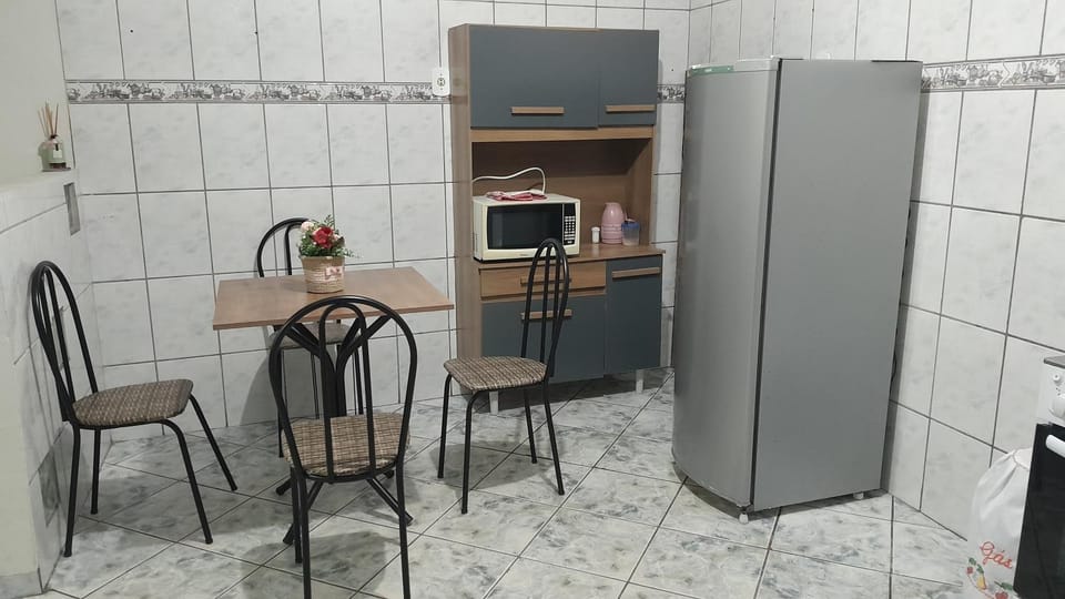 Casa para 9P com escada sem garagem House in State of São Paulo