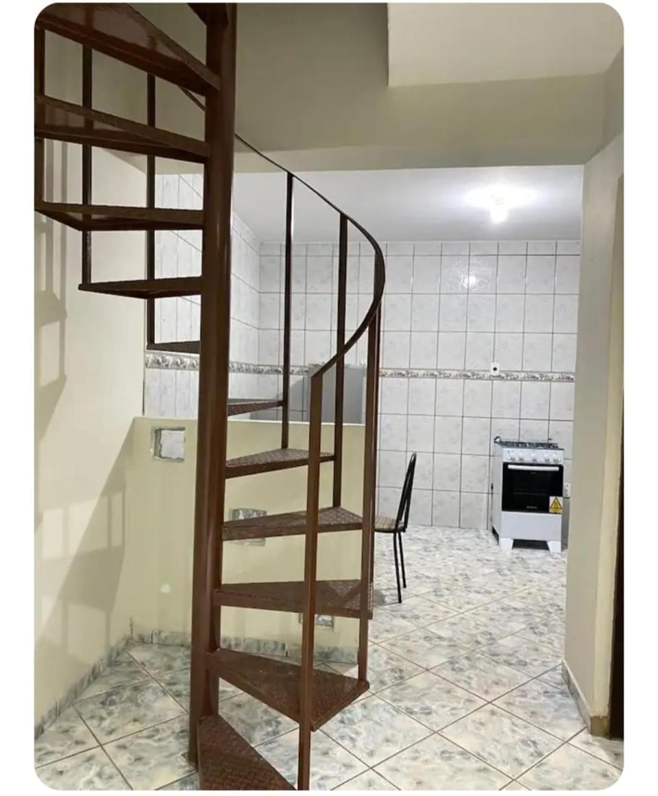 Casa para 9P com escada sem garagem House in State of São Paulo
