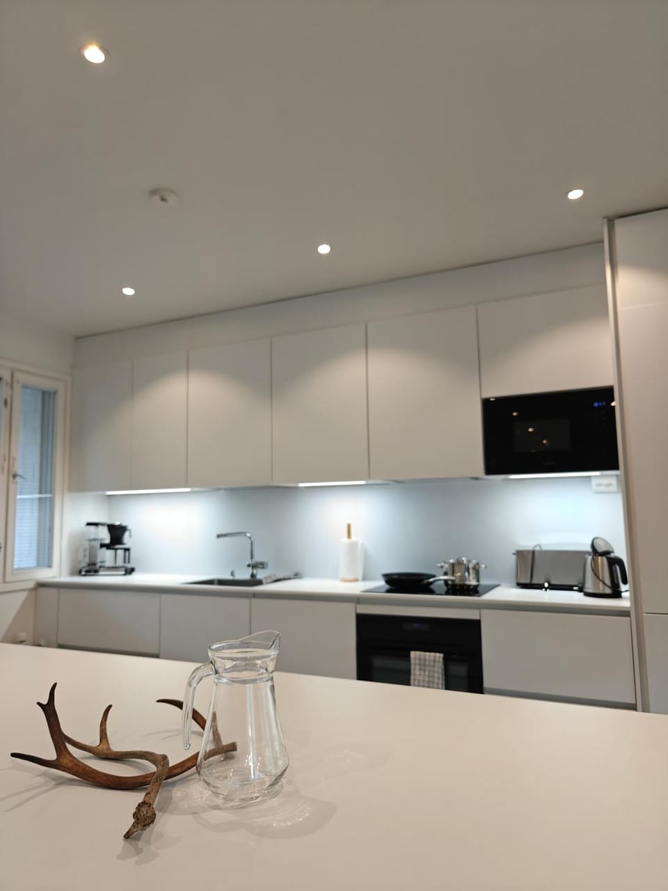 Coffee/tea facilities, Kitchen or kitchenette, stove, toaster