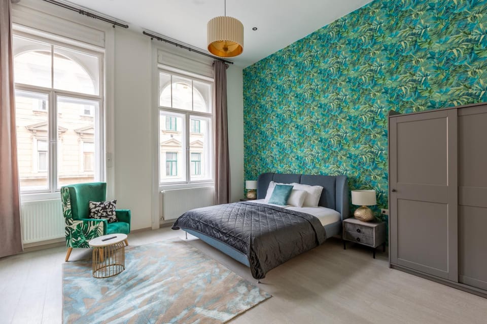 Bed, Living room, Photo of the whole room, Seating area, Bedroom, wardrobe