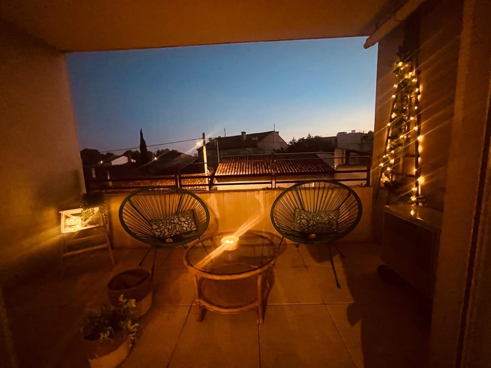 L'AMOUREUX DE NIMES : P3 + parking privé Apartment in Nimes