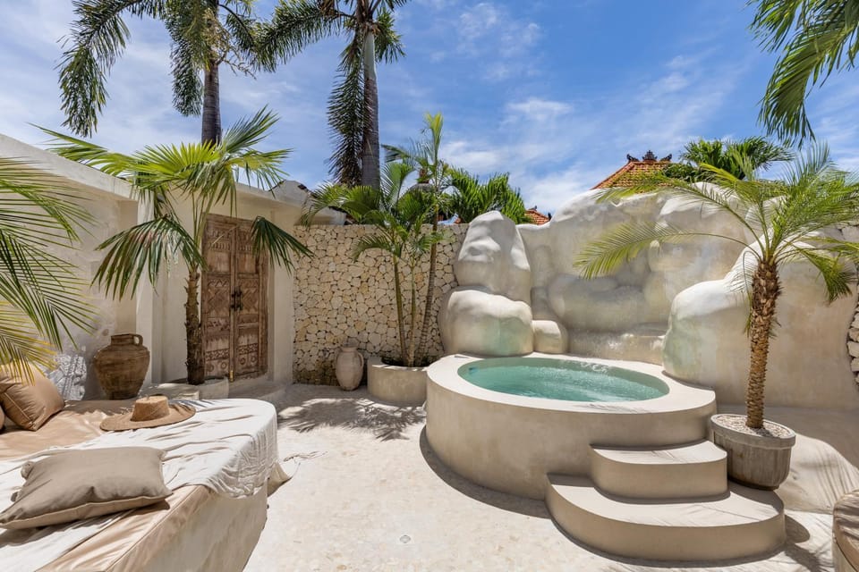 Toilet, Day, Garden, Bathroom, Garden view, Pool view, Swimming pool