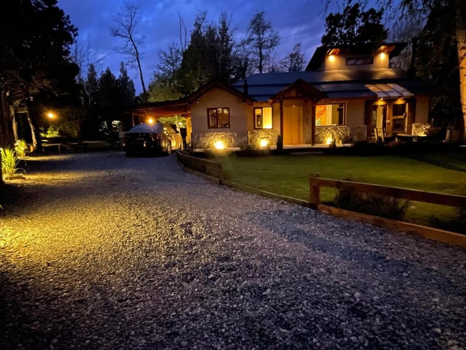 CASA AZUL LIMAY VILLA LA ANGOSTURA Chalet in Los Lagos, Chile