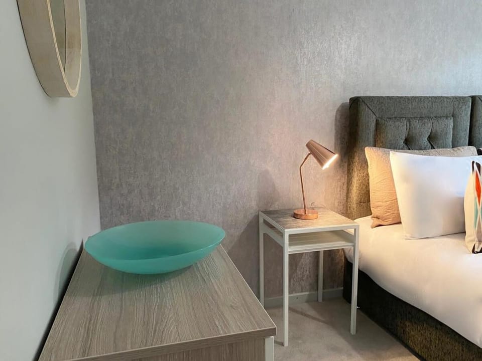 Beautiful West End Flat with Private Parking Apartment in Glasgow